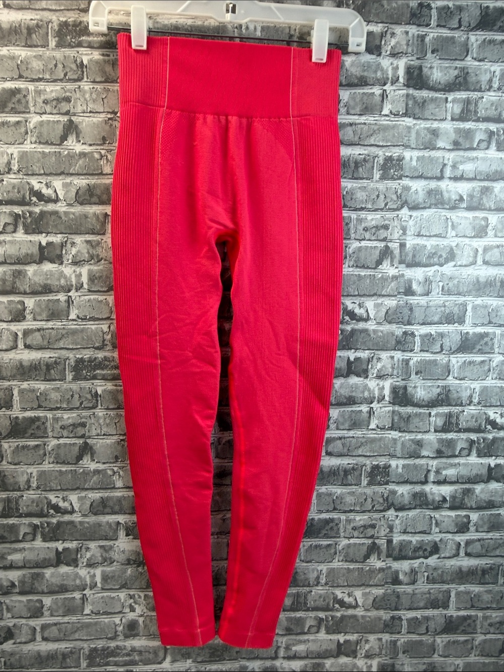 GYMSHARK Pink Seamless Active Leggings - Picture 4 of 8